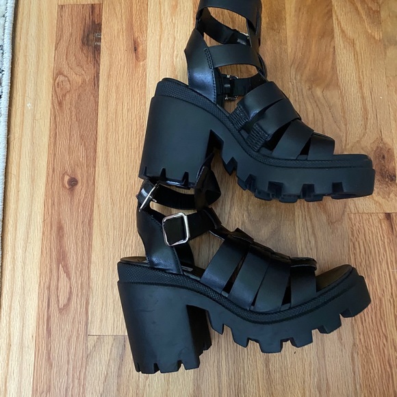 New Steve Madden Cosmic Black Lug Platform Sandal size 6 - Picture 15 of 15